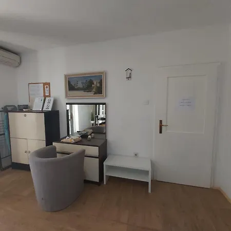 Apartment With A Parking Space - 23506 Rovinj