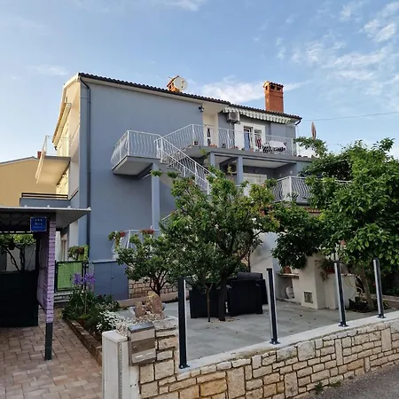 Apartment With Parking Space - 23506