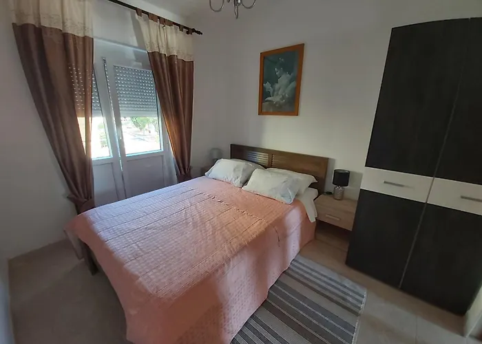 Apartment With Parking Space - 23506