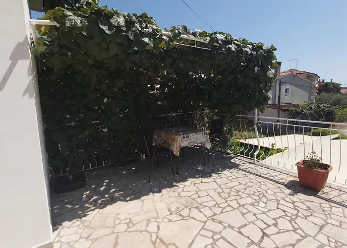 Apartment With Parking Space - 23506 *